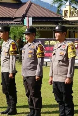 Kapolres Singkawang Berikan Penghargaan kepada Bhabinkamtibmas Berprestasi, Apresiasi Dedikasi untuk Masyarakat dan Ketahanan Pangan