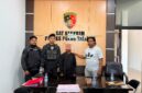 Saat terduga pelaku diamankan ke Polres Pulau Taliabu oleh personel polsek siap gela