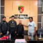 Saat terduga pelaku diamankan ke Polres Pulau Taliabu oleh personel polsek siap gela