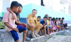 Dari Puskesmas hingga Rumah Warga, Momen Humanis Bupati Halteng Ikram Malan Sangadji di Damuli