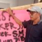 Saat Andreas Memalang Ruangan Kelas SMK Negeri 1 Pulau Taliabu
