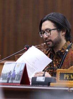 MK Ubah Tafsir Aturan Pemberhentian Sementara Kepala Daerah Berstatus Terdakwa