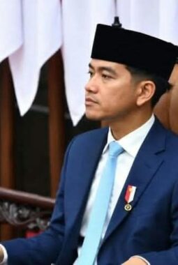 MK Tak Temukan Bukti Ijazah Setara SMA Gibran, Gugatan PHPU Tak Dapat Diterima